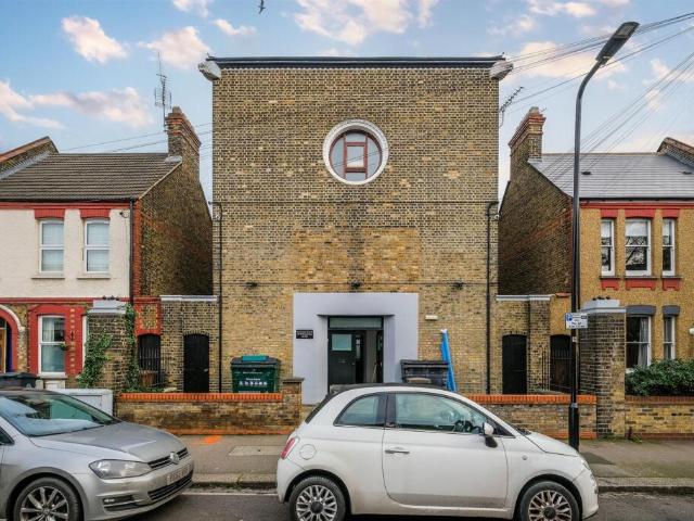 Studio for rent in Leyton, Leyton
