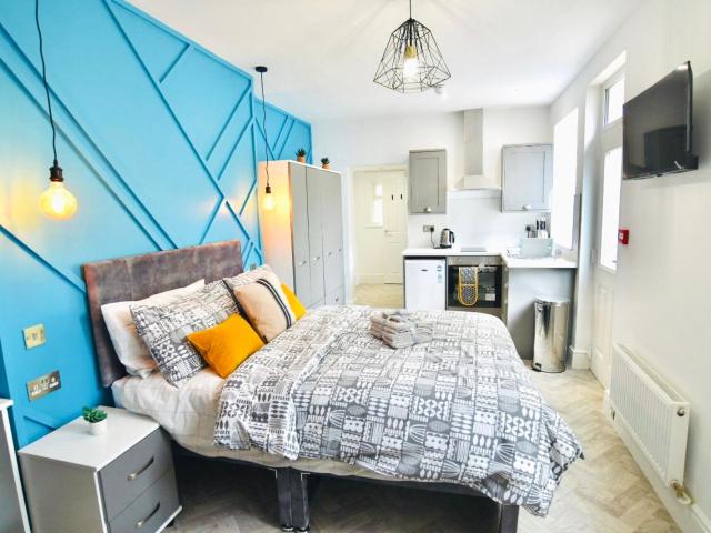 Studio for rent in Normanton, East Midlands