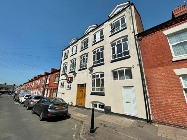 Apartment for rent in Spinney Hills, Old Wharf