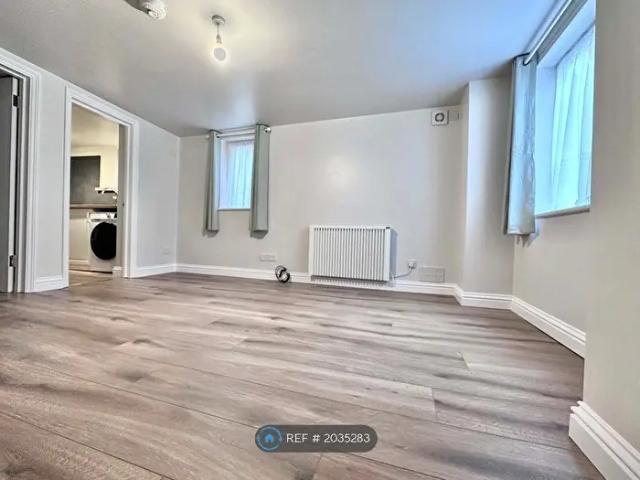 Apartment for rent in Old Stratford, Northamptonshire