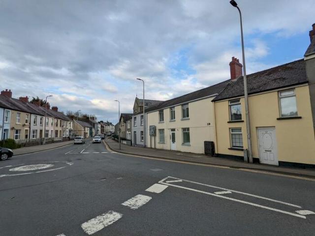 Apartment for rent in Carmarthen, Wales