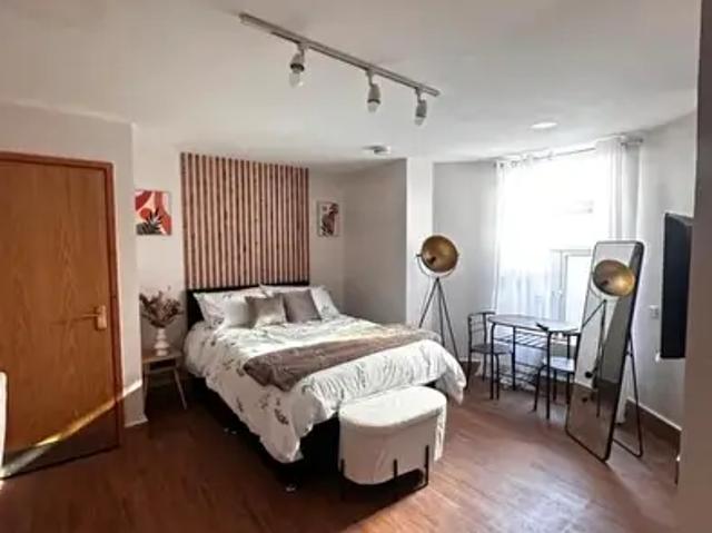Apartment for rent in Spon End, West Midlands