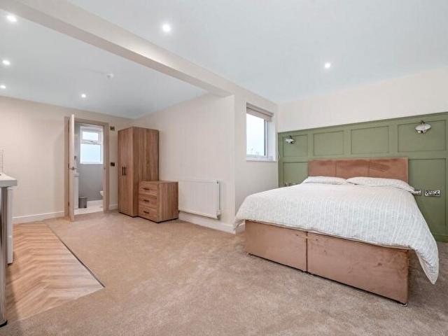 Apartment for rent in Littleover, East Midlands