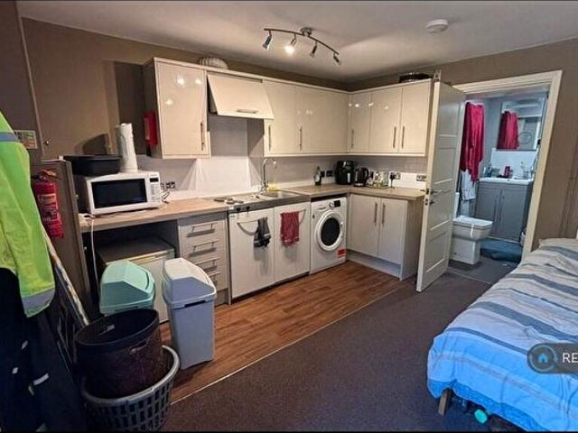 Apartment for rent in Robin Hood, The Slade