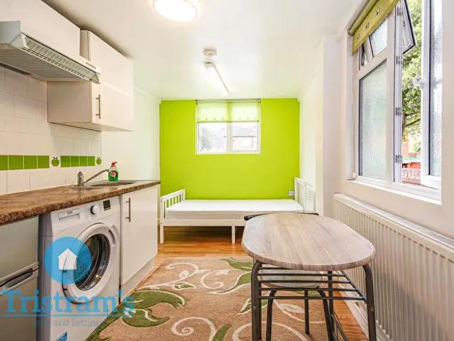 Apartment for rent in The Meadows, City of Nottingham