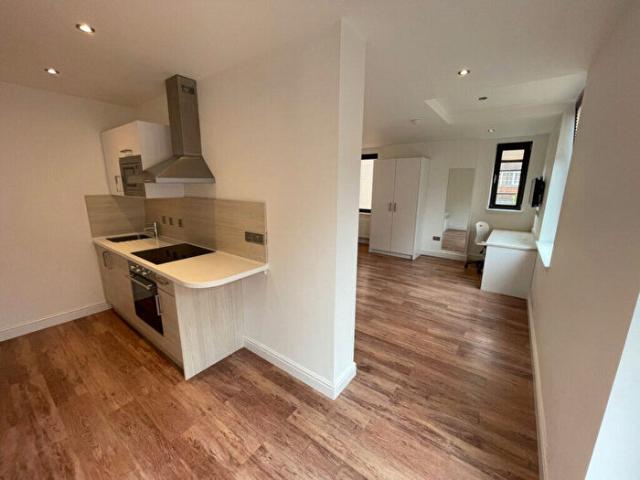 Apartment for rent in West End, Old Wharf