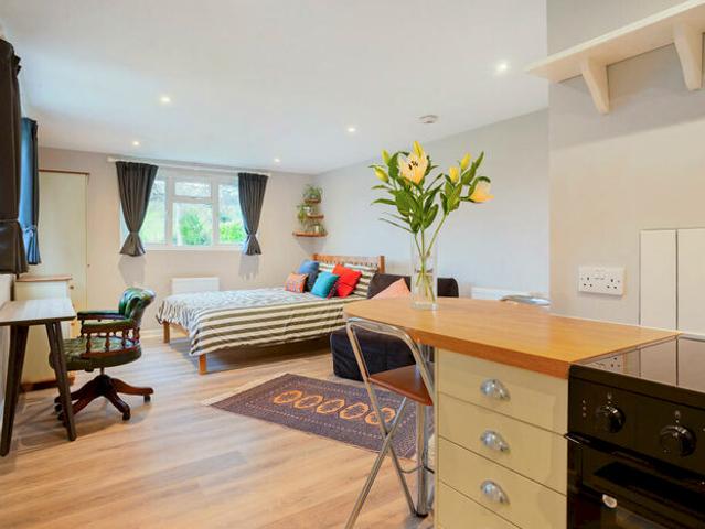 Apartment for rent in Berrick Salome, Oxfordshire