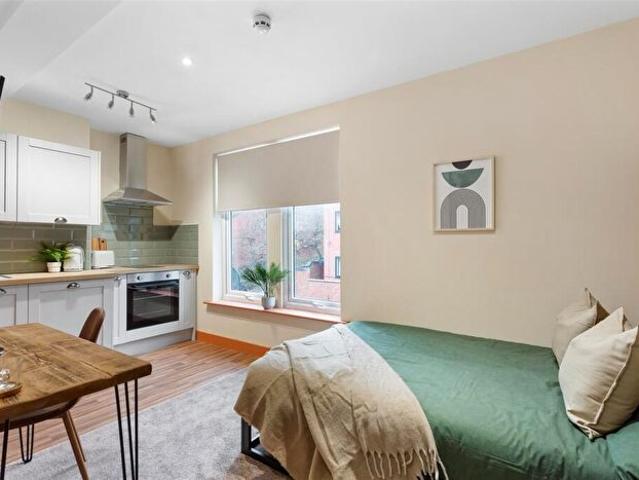 Apartment for rent in Horninglow and Eton, Beamhurst