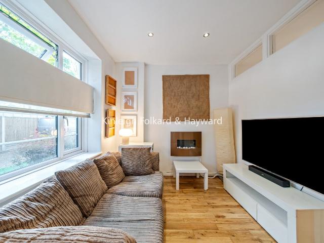 Studio for rent in London Borough of Merton, Raynes Park
