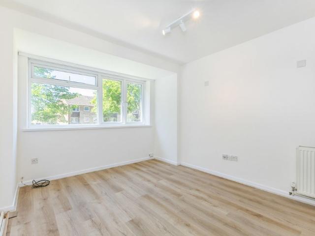 Studio for rent in Carshalton Beeches, Greater London