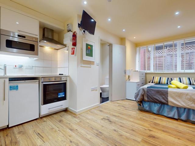 Studio for rent in Cricklewood, Greater London