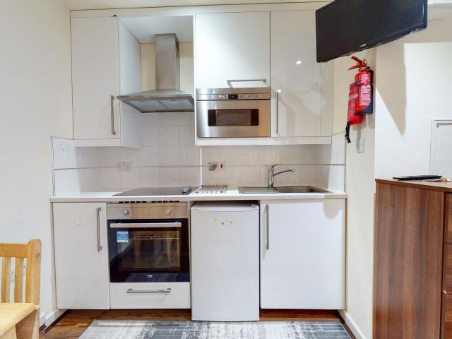 Studio for rent in Cricklewood, Greater London