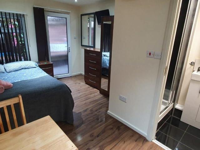 Studio for rent in Cricklewood, Greater London