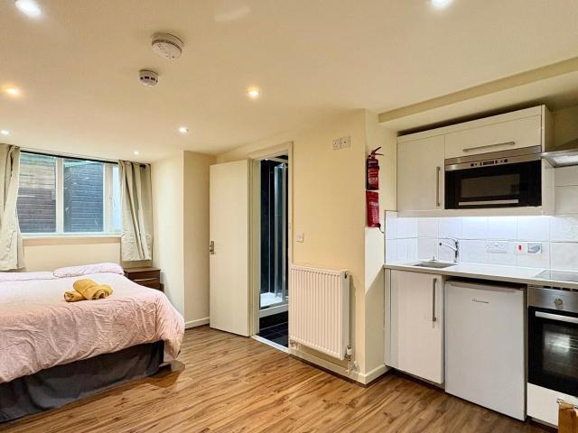 Studio for rent in Cricklewood, Greater London