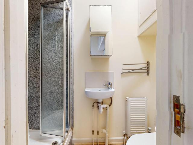 Studio for rent in Brondesbury, Greater London