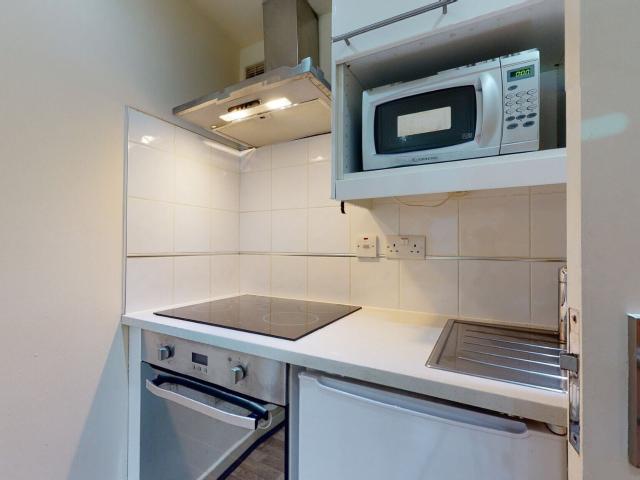 Studio for rent in Mapesbury, Greater London