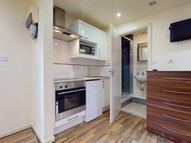 Studio for rent in Cricklewood, Greater London