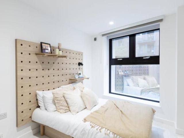 Studio for rent in London Borough of Tower Hamlets, Greater London
