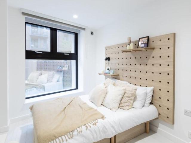Studio for rent in London Borough of Tower Hamlets, Greater London