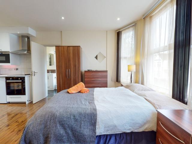 Studio for rent in Cricklewood, Greater London