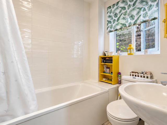 Studio for rent in London Borough of Ealing, Greater London