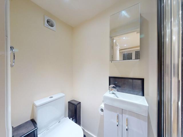 Studio for rent in Cricklewood, Greater London