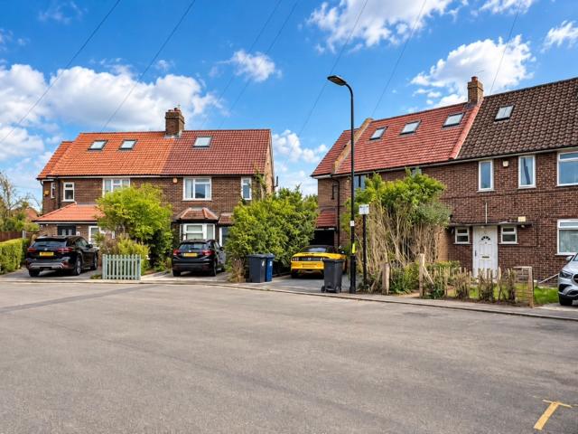 Studio for rent in London Borough of Ealing, Park Royal