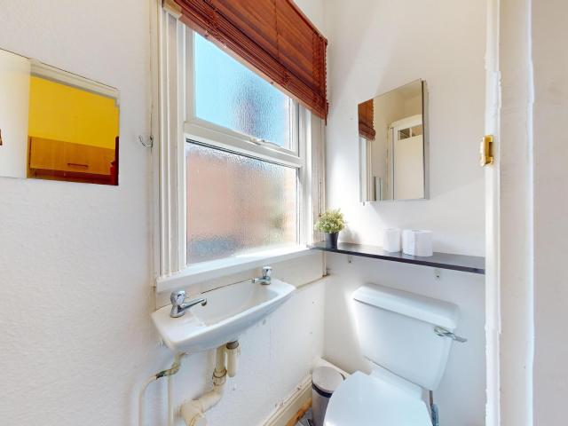 Studio for rent in Cricklewood, Greater London