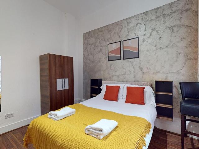 Studio for rent in Earl's Court, Greater London