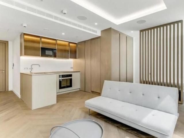 Studio for rent in Aldgate, Lyons