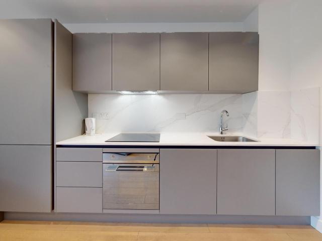 Studio for rent in London Borough of Hounslow, Spring Grove