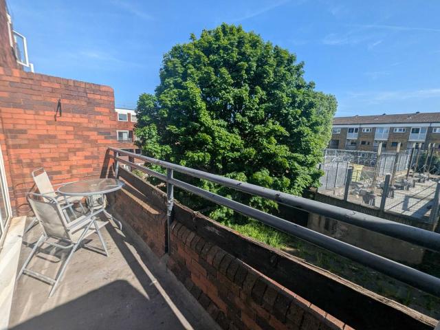 Studio for rent in Old Ford, Greater London