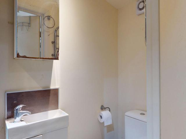 Studio for rent in Willesden Green, Greater London