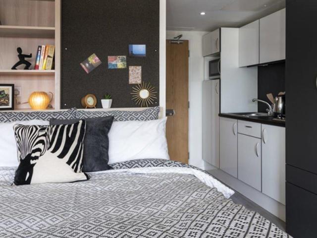 Studio for rent in London Borough of Ealing, Park Royal