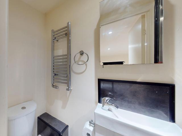 Studio for rent in Mapesbury, Greater London
