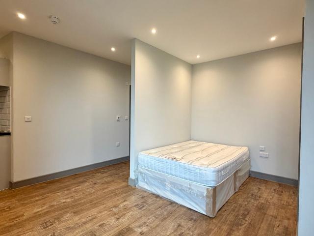 Studio for rent in Ringlestone, Midway