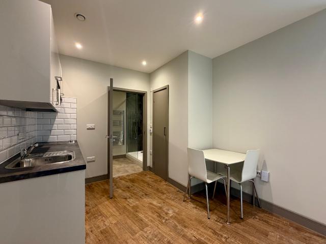 Studio for rent in Ringlestone, Midway