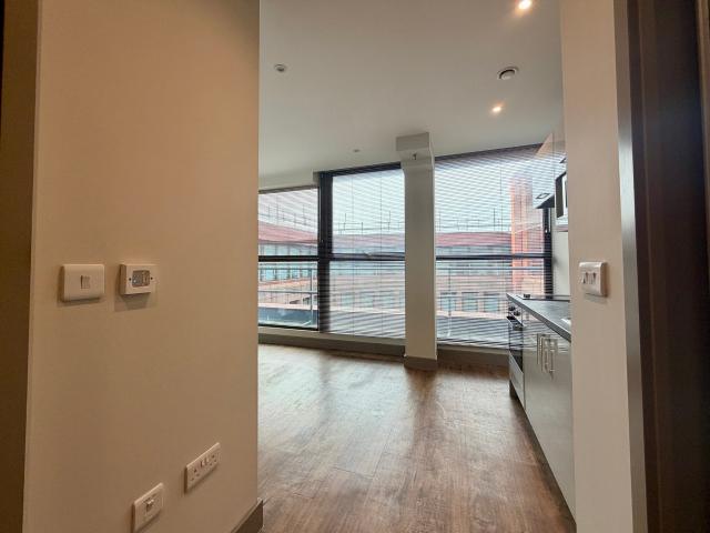 Studio for rent in Ringlestone, Midway