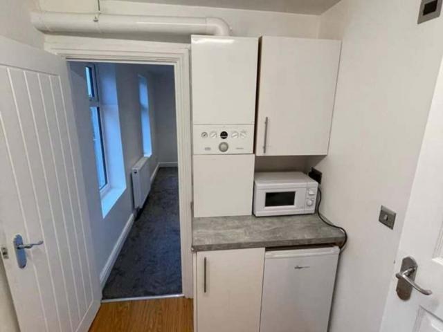 Studio for rent in London Borough of Croydon, Greater London