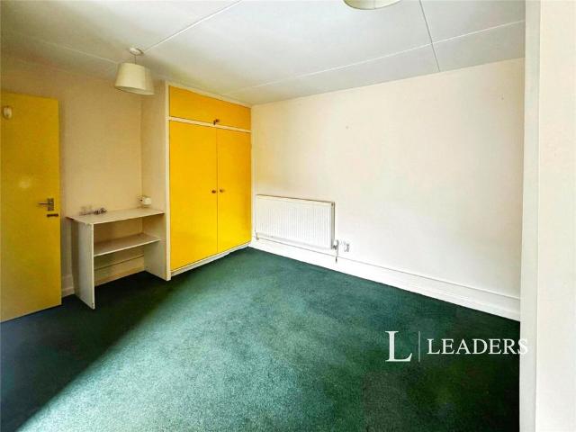 Studio for rent in Southtown, Stokesby