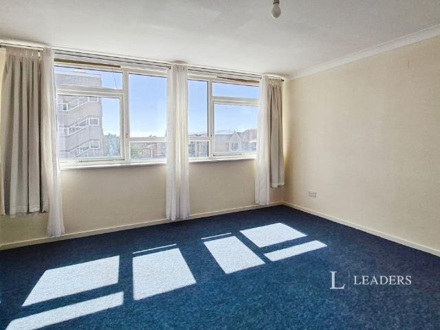 Studio for rent in Upperton, Eastbourne