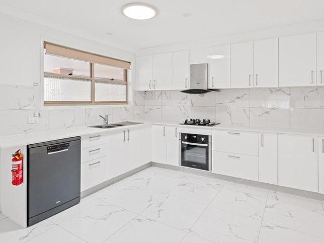 Granny Flat for rent in Capalaba, Greater Brisbane