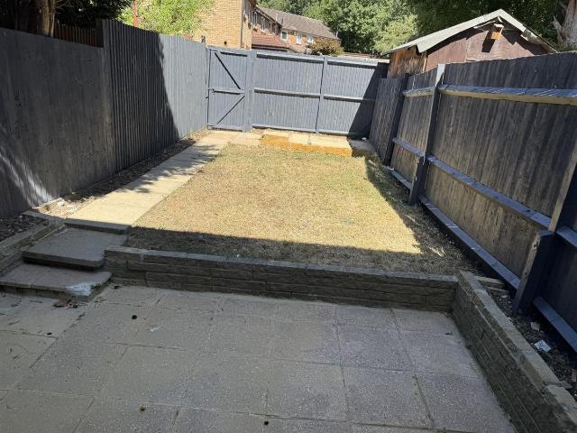 Studio for rent in Elstree and Borehamwood, Borehamwood