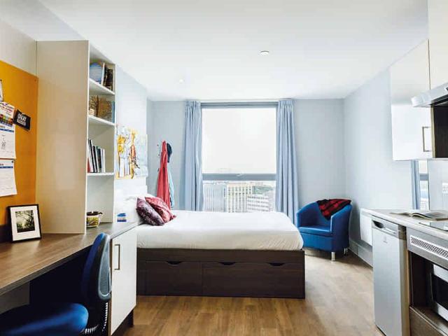 Studio for rent in Lansdowne, Springbourne