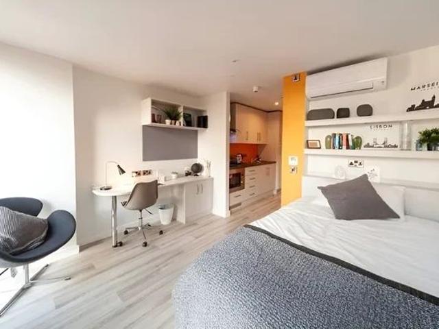 Studio for rent in New Lodge, Northern Ireland