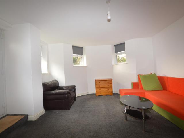 Apartment for rent in Frizinghall, West Yorkshire