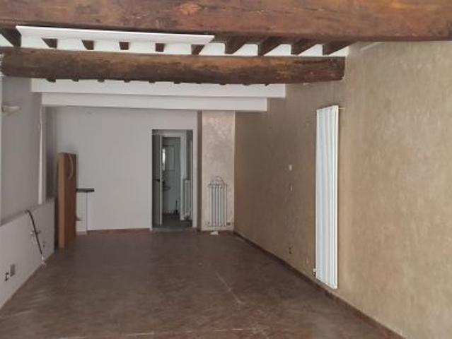 Locale Commerciale in affitto a Parma