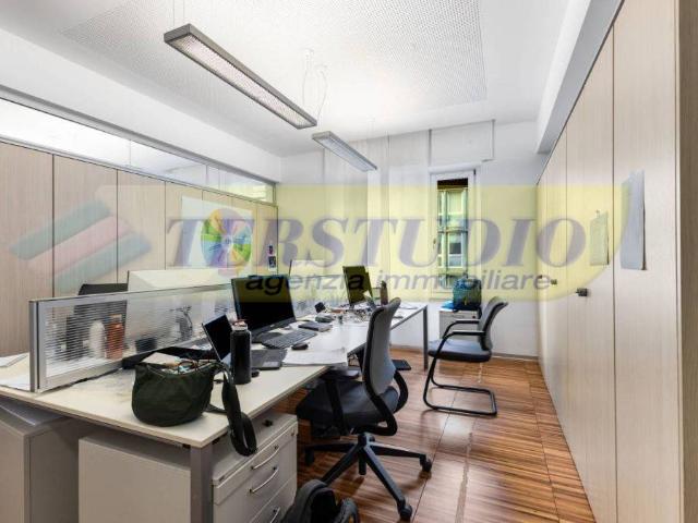 Ufficio in affitto a Almenno San Bartolomeo, Lombardia