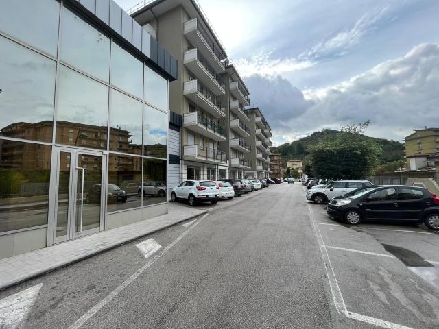 Ufficio in affitto a Atripalda, Campania