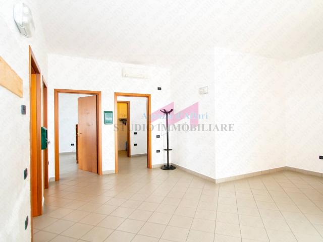 Ufficio in affitto a Bergantino, Veneto